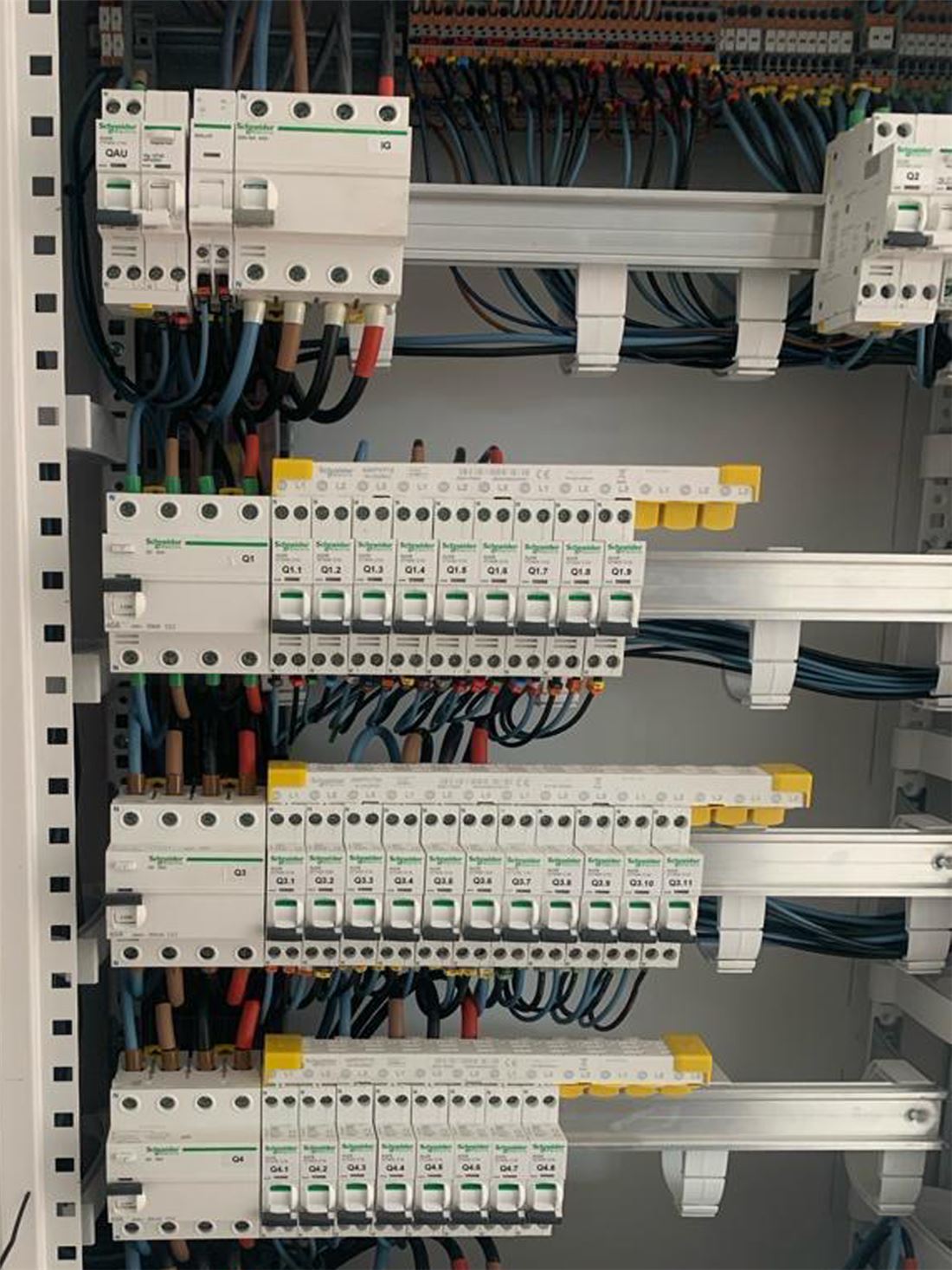Remplacement complet d'un tableau électrique · Levallois-Perret